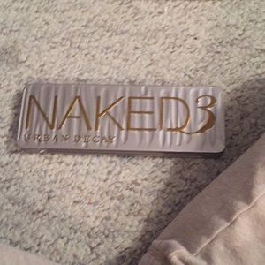 Urban decay 3 eyeshadow. I’m very eager to sell